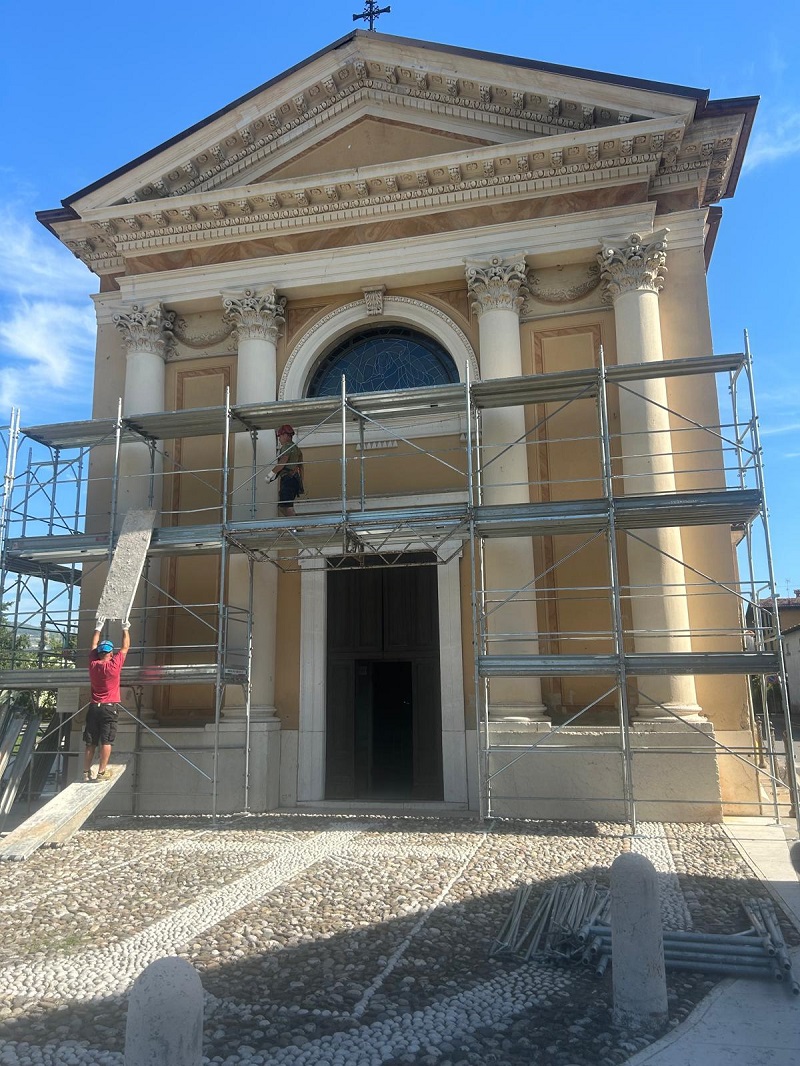 Ristrutturazione chiesa a Brescia
